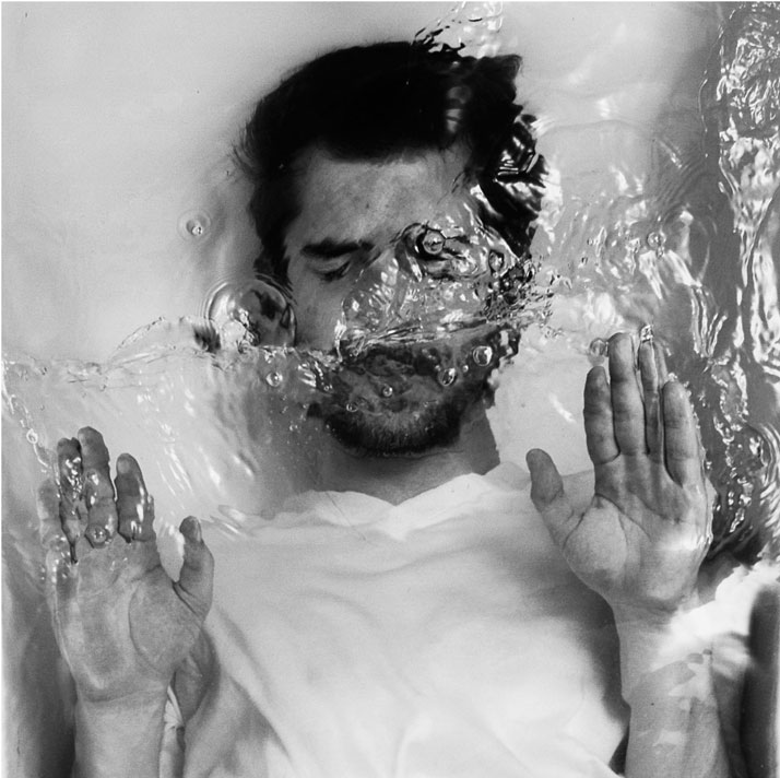 Drowning-by-Alban-Grosdidier-yatzer-20